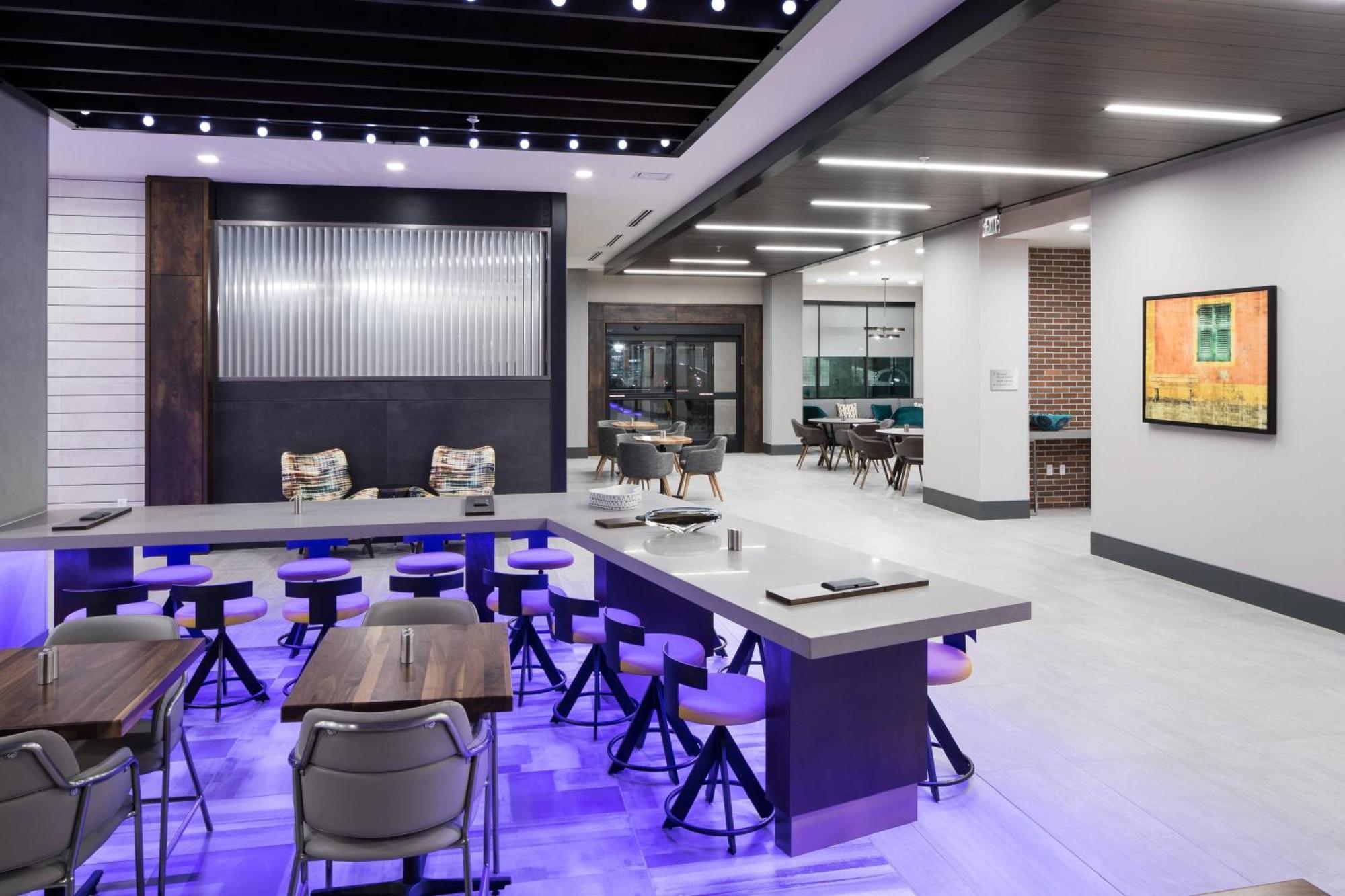 Courtyard By Marriott Houston Heights/I-10 Hotel Екстериор снимка