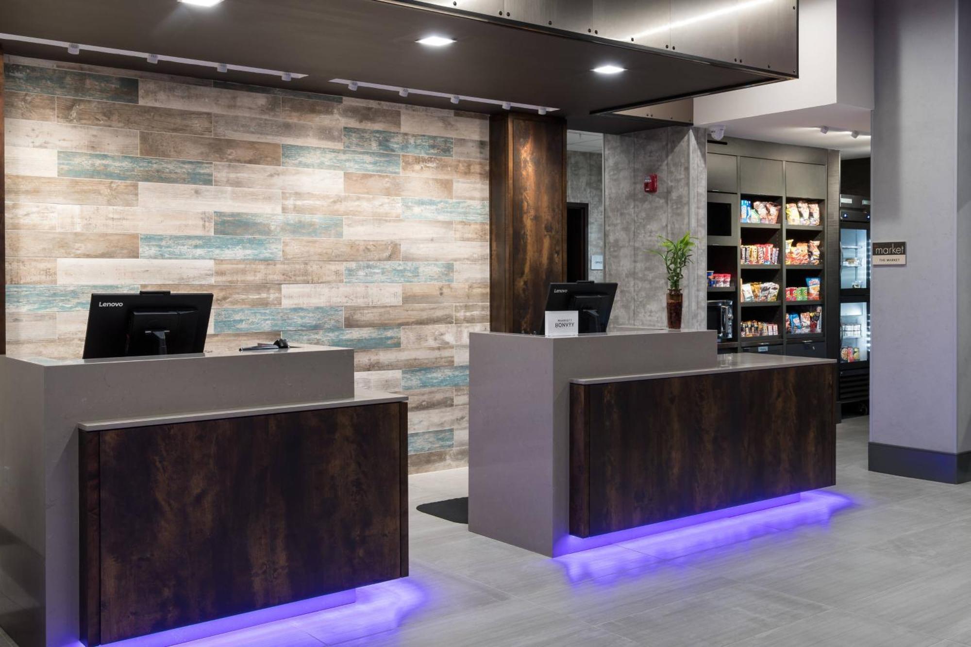 Courtyard By Marriott Houston Heights/I-10 Hotel Екстериор снимка